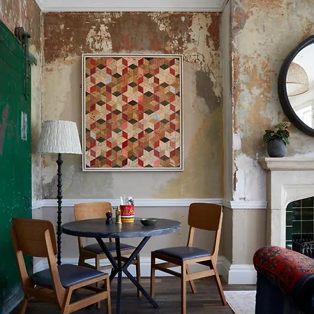 Artist 4* Bristol